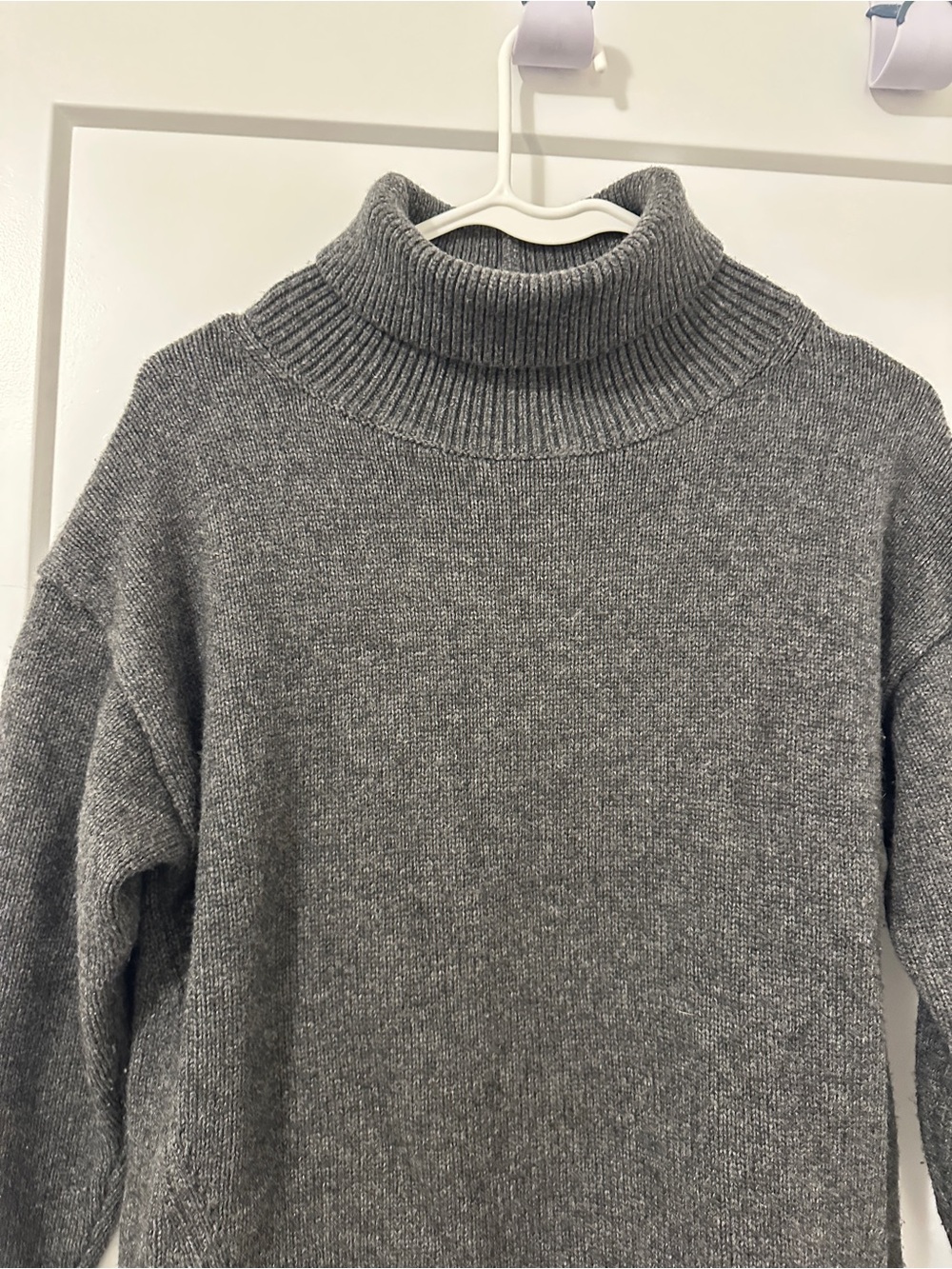 Aritzia Babaton Nicolas Grey Nicolas Cashmere Wool Turtleneck Sweater Size XS - Picture 4 of 12